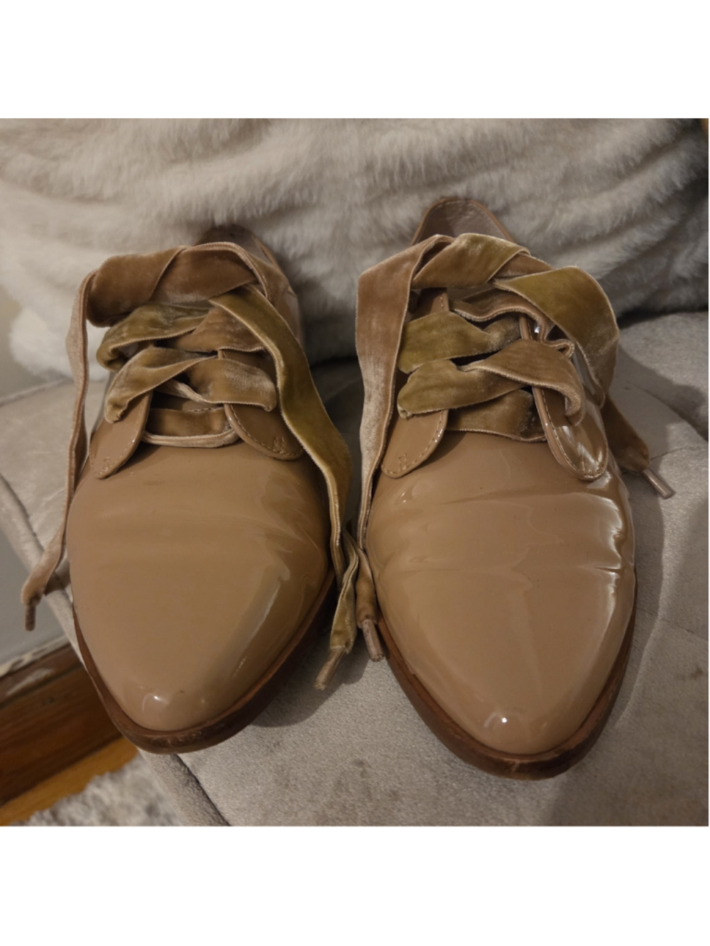Women's Louise et Cie Beige Patent Leather Lace-Up Flats Size 9.5 - Picture 2 of 12